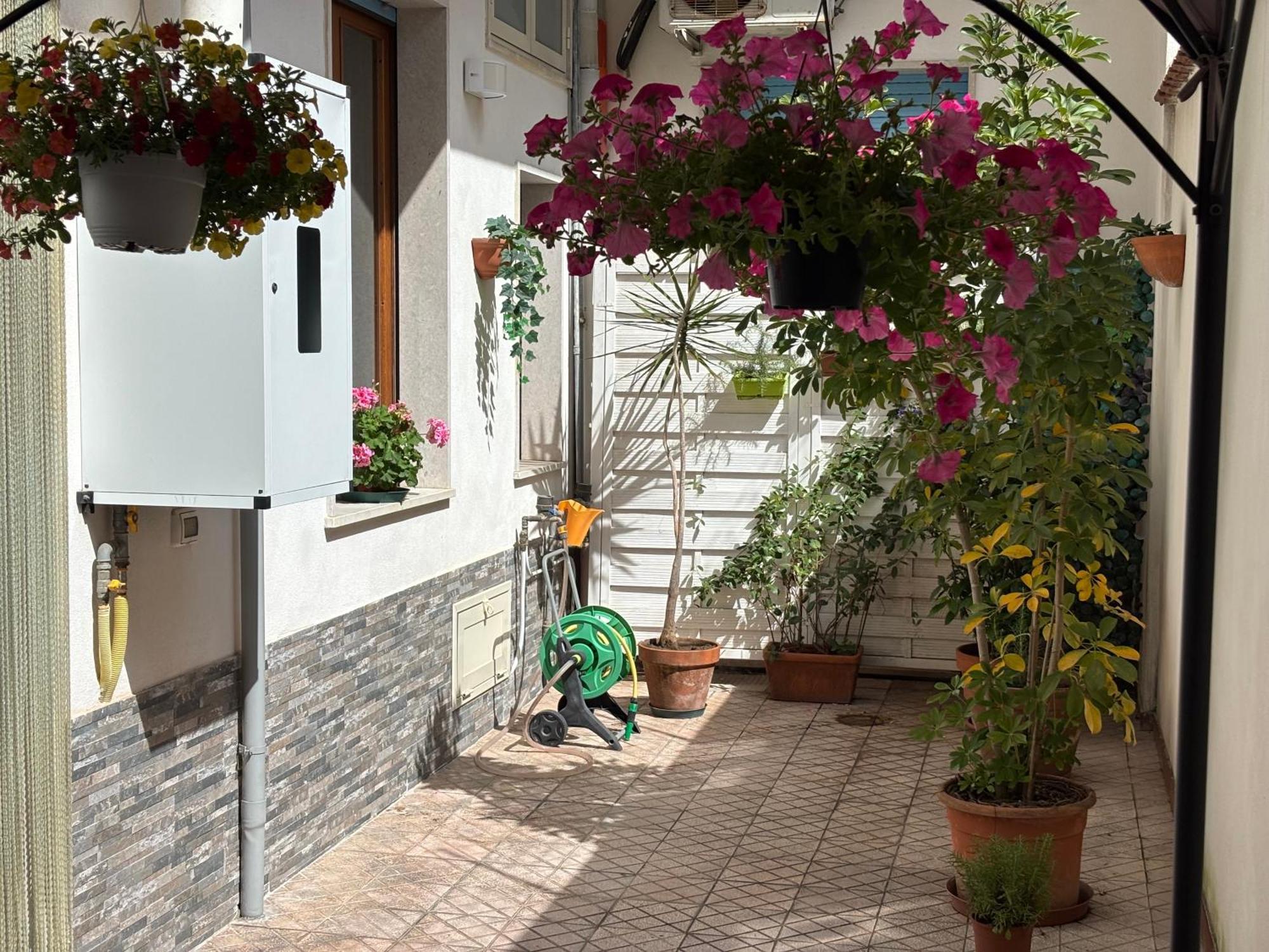 Casa Ninetta Riposto Exterior foto